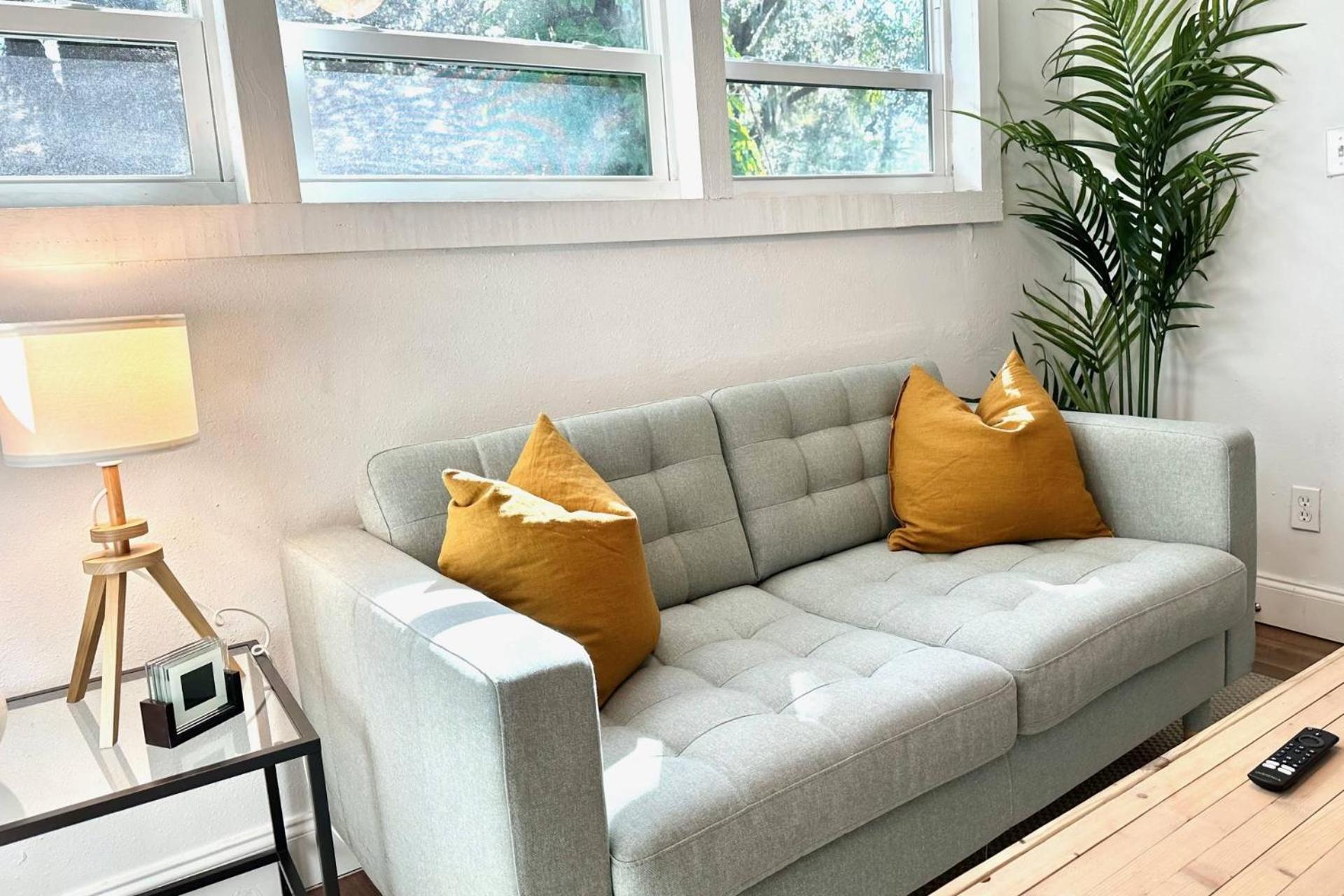 Treehouse Is A Quaint 2 Bedroom In An Up-And-Coming Part Of Town, Pet Friendly With Fenced Yard And Lounge Area That Is Close To Downtown Tampa Exteriör bild